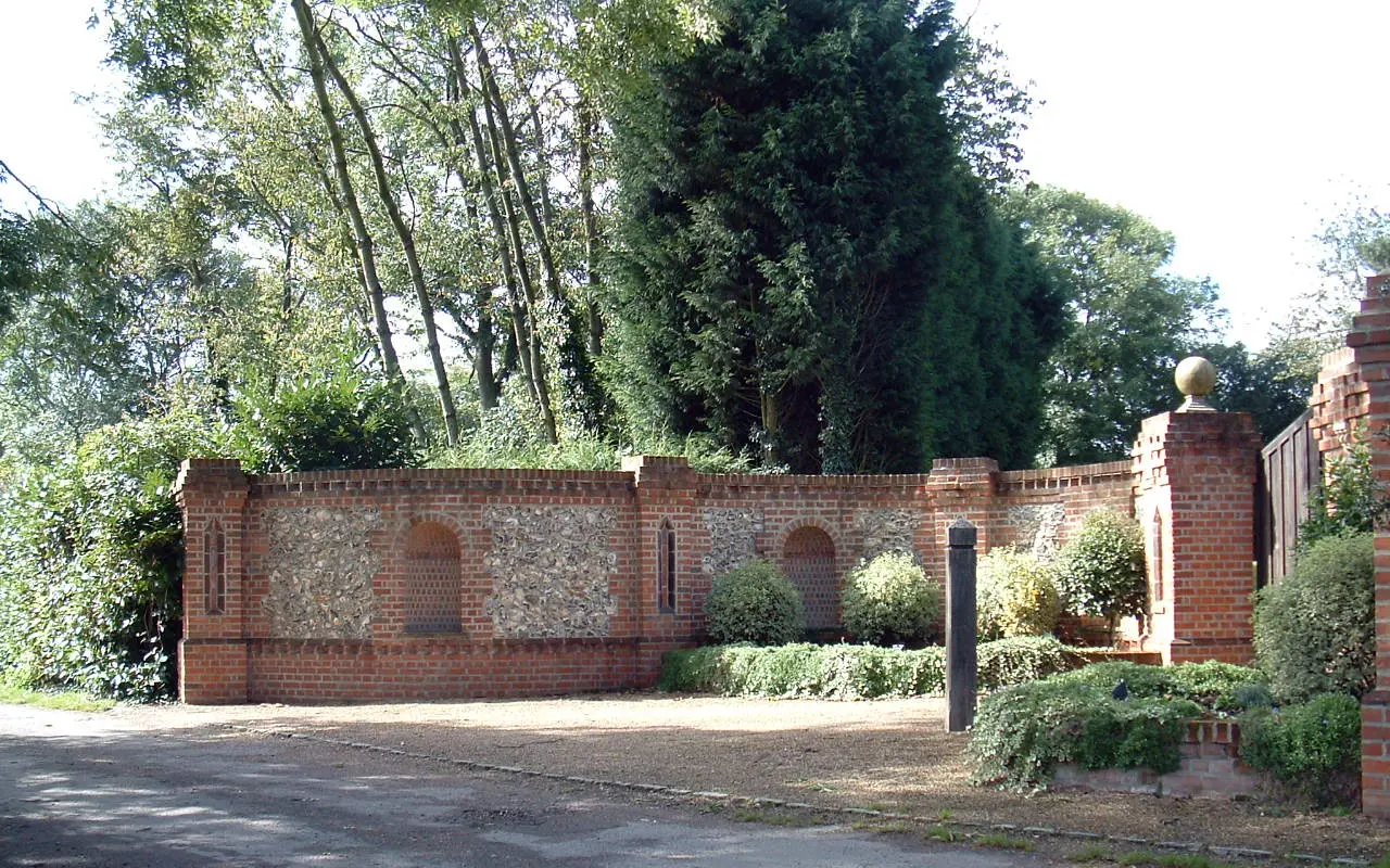 External Wall - Mallards Court, Stokenchurch